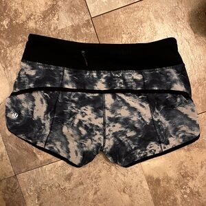 Lululemon Speed Up Shorts 2.5”
